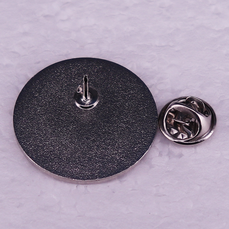 1 pz. Spilla smaltata con scri - Tech Accessories Shop recensione e prezzo